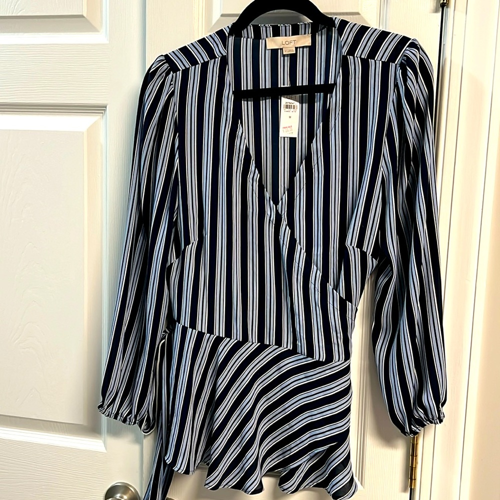 NEW Ladies Loft Wraparound Shirt Size Medium